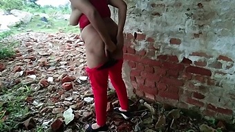 Babysitter Fucks In The Jungle With Big Ass Indian Housewife