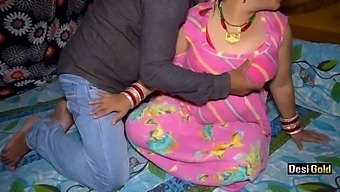 Sexy Randi Bhabhi'S Steamy Encounter With Taxi Driver In Erotic Video